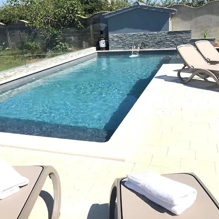 Croliday With Pool Nin Apartment *