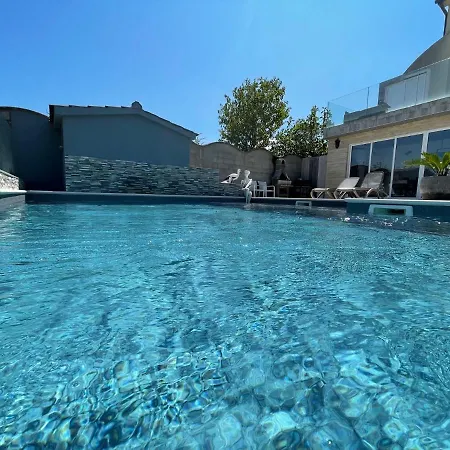 Apartment Croliday With Pool Nin *