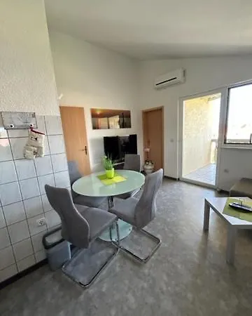 Maki With New Pool Nin Appartement Vrsi
