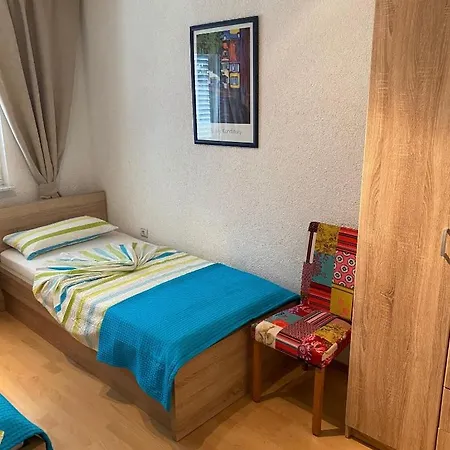 Maki With New Pool Nin *