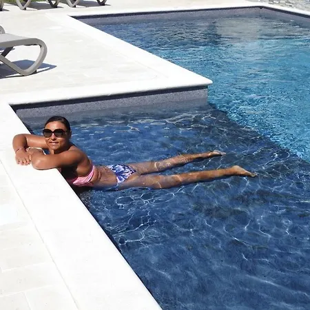 Maki With New Pool Nin Апартаменты *