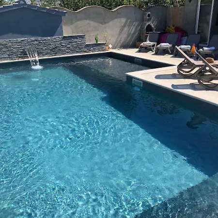 Apartment Croliday With Pool Nin *