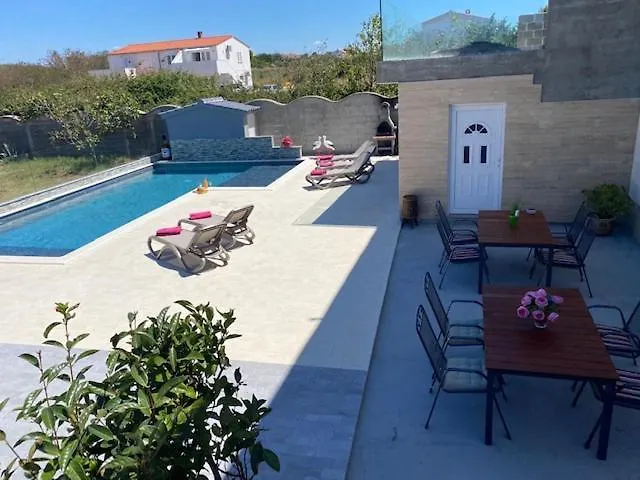 Appartement Maki With New Pool Nin *