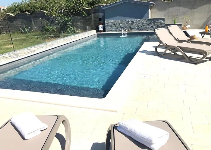 Maki With New Pool Nin Apartament *