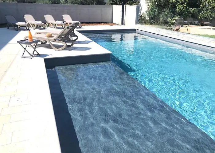 Apartament Maki With New Pool Nin *