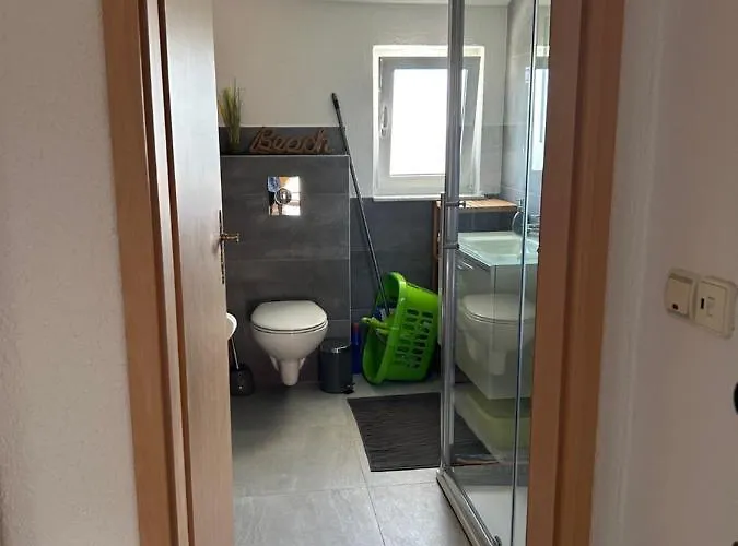 Maki With New Pool Nin *