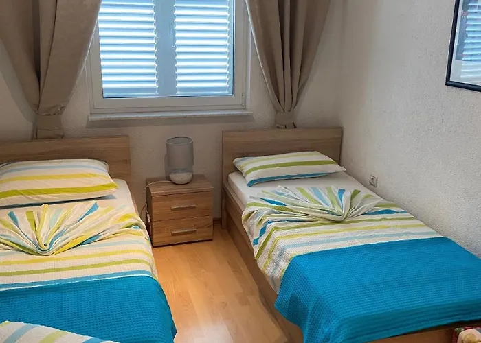 Maki With New Pool Nin * Vrsi