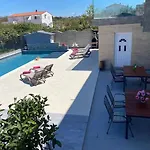 Lejlighed Maki With New Pool Nin *