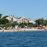 Maki With New Pool Nin Vrsi