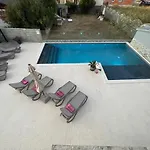 Maki With New Pool Nin Lejlighed Vrsi