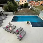 Lejlighed Maki With New Pool Nin Vrsi