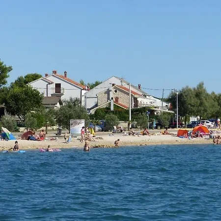 Croliday With Pool Nin Vrsi
