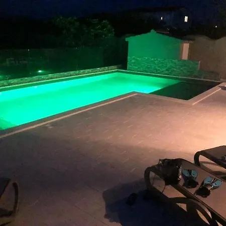 Apartmán Croliday With Pool Nin Vrsi