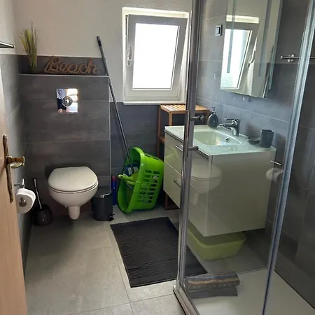 Maki With New Pool Nin *