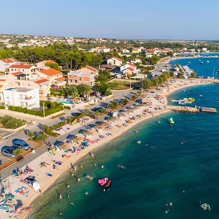 Croliday With Pool Nin Vrsi