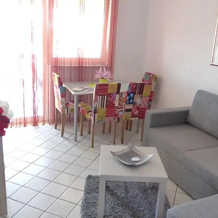 Apartmán Croliday With Pool Nin Vrsi