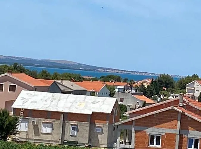 Maki With New Pool Nin *