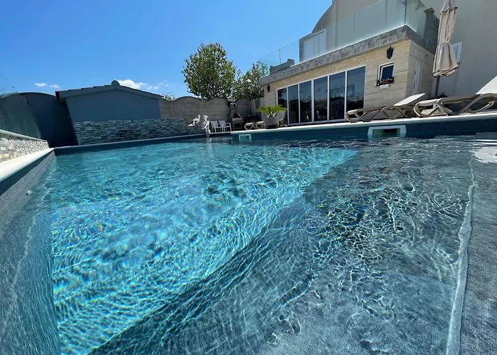 Maki With New Pool Nin Apartament Vrsi