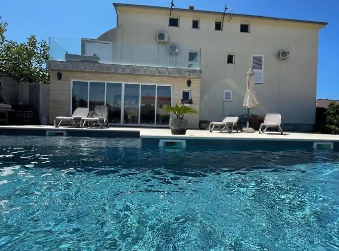 Maki With New Pool Nin * فرسي