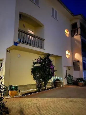 Maki With New Pool Nin Apartament