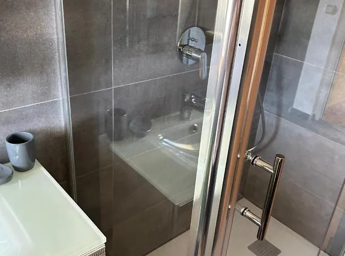 Apartament Maki With New Pool Nin