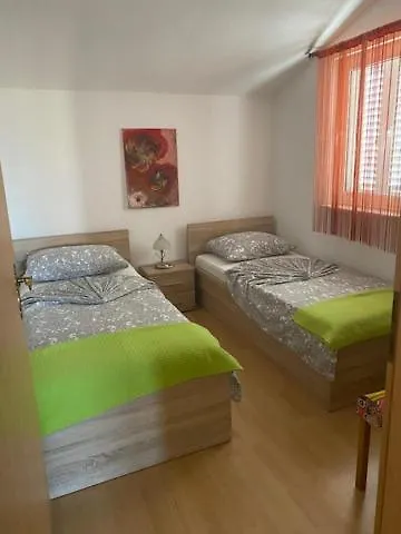 Apartament Maki With New Pool Nin *