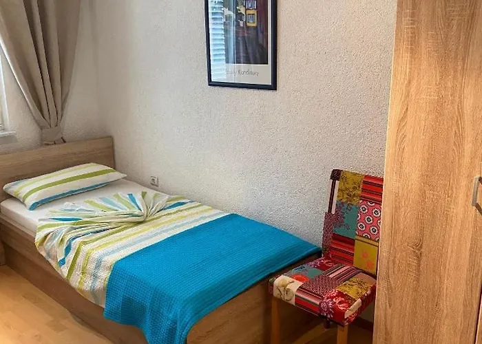 Maki With New Pool Nin *