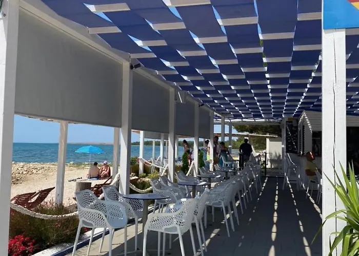 Apartament Maki With New Pool Nin *