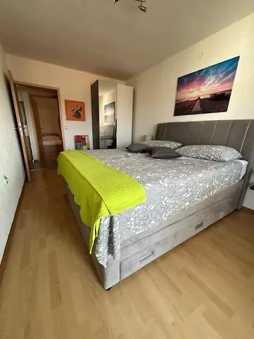 Maki With New Pool Nin *