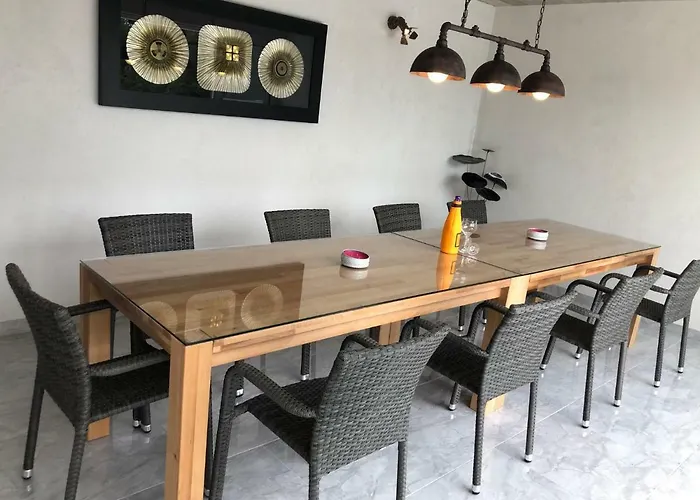 Maki With New Pool Nin فرسي